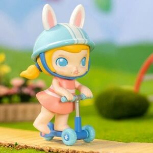 Mia Kindergarten Time Series Blind Box - NIB - Facing The Wind